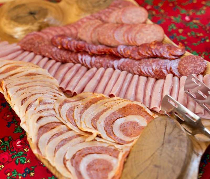 V Zbojníckej kolibe v Oravskej Jasenici si pochutnáte na domácich špecialitách