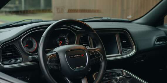 Jazda v premávke na Dodge Challenger 6,4 HEMI V8 so SportDrive - ako jazdec či spolujazdec/Bratislava, Košice, Zvolen, Žilina