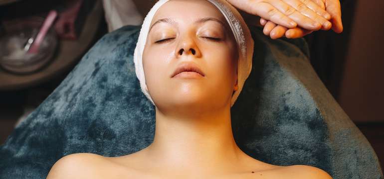 Perfektný relax spojený s masážou, aróma olejmi a uvoľnením