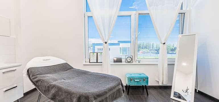  NAYTILUS FIT & BEAUTY STUDIO