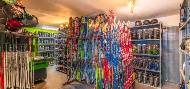 Požičovňa lyží, snowboardov a vybavenia