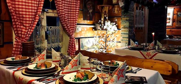 Večera pri sviečkach a k tomu fľaša vína, to vyzerá na príjemne strávenú chvíľku