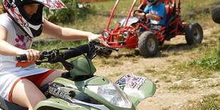 Štvorkolkové trate v zábavnom areáli