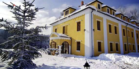 Romantika pod Vysokými Tatrami v nádhernom Kaštieli Lučivná *** s raňajkami a zľavou na wellness/Vysoké Tatry - Lučivná