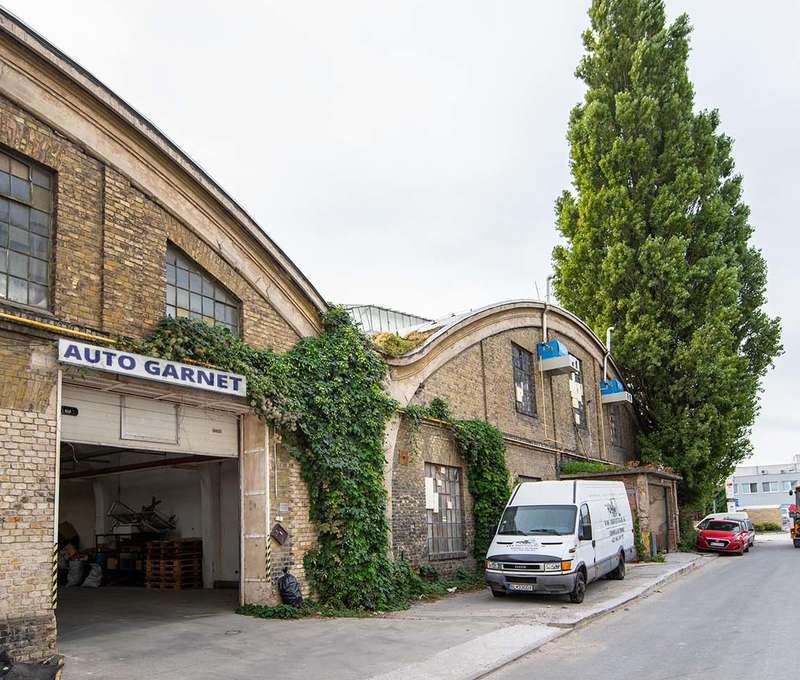 Priestory pneuservisu Autogarnet na Kopčianskej 14 v Bratislave