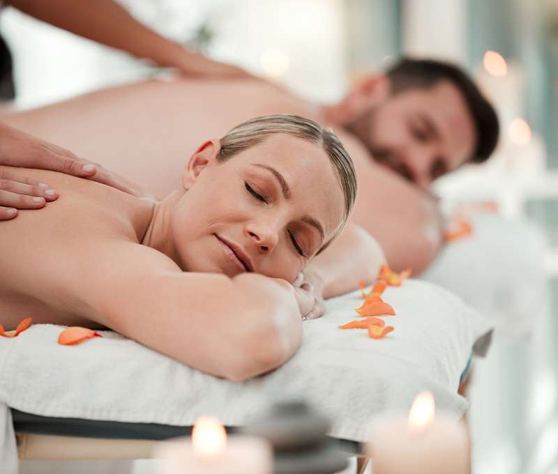 Párová masáž s wellness péčí pro oba nebo relaxační wellness péče