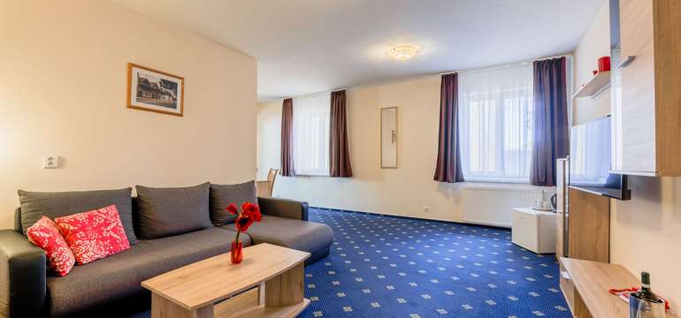 Apartmán pozostáva z dvoch prepojených izieb