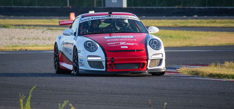 Porsche: max. rýchlosť: 290 km/h