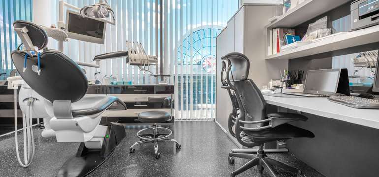 Black & White Dental Clinic