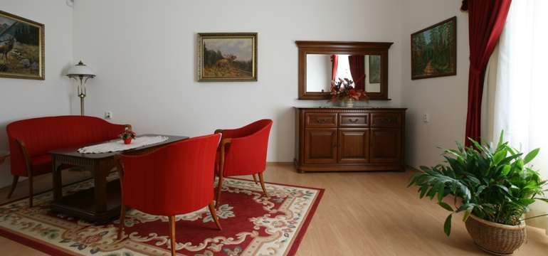 Ubytovanie je možné v manželských a rodinných apartmánoch