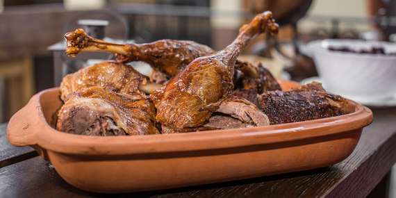 Husacie alebo kačacie hody z reštaurácie Husacina u Galika - aj k vám domov / Slovenský Grob