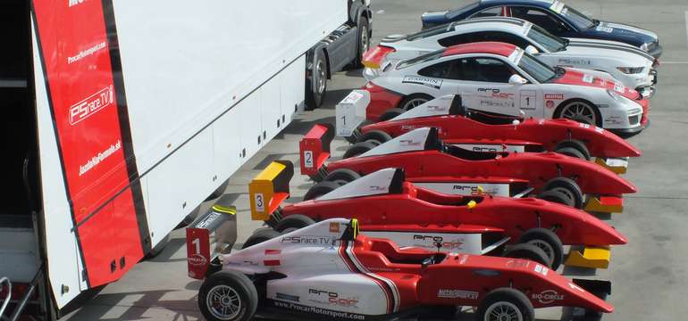Pilotujte formulu, Porsche v GT3 úprave, Mustang GT V8 alebo BMW E46