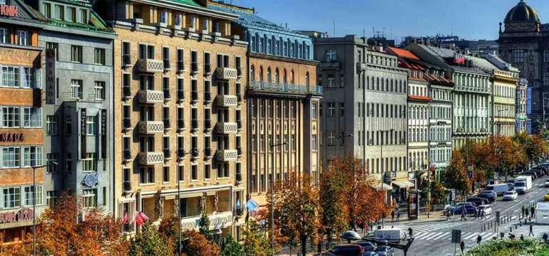 Hotel Jalta má vynikajúcu polohu priamo na Václavskom námestí