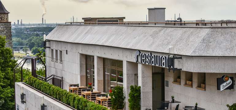 Restaurant Parlament - exteriér