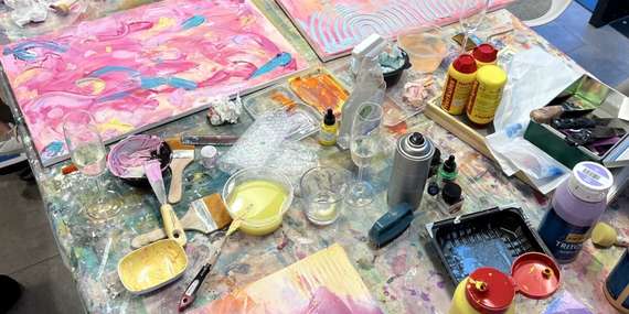 Kreatívny kurz maľovania Abstraktná intuitívna maľba pre začiatočníkov aj pokročilých/Bratislava - Staré mesto