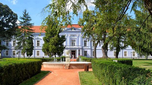 Kaštieľ Mojmírovce