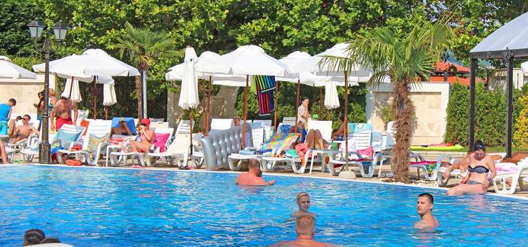 Bazén hotela Marlin Beach**** na Slnečnom pobreží v Bulharsku