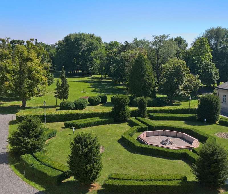 Kaštieľ Palárikovo je obklopený anglickým parkom