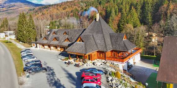 Rozprávková Kúria na Táloch v krásnom horskom prostredí so stravou a vstupom do vnútorného aj vonkajšieho wellnes/Nízke Tatry - Brezno