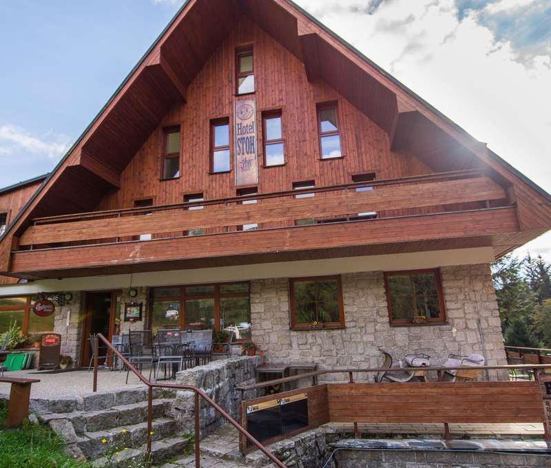 Mimořádně oblíbený Hotel Stoh najdete v klidné části Špindlerova Mlýna