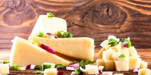 Ochutnávka syrov, zážitková prehliadka farmy a kŕmenie ovečiek na farme Východná