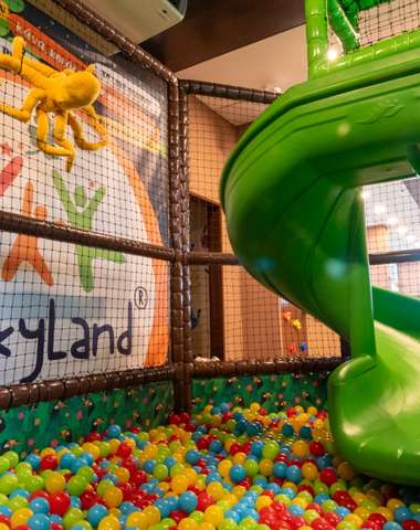Funpark pre deti s rôznými atrakciami