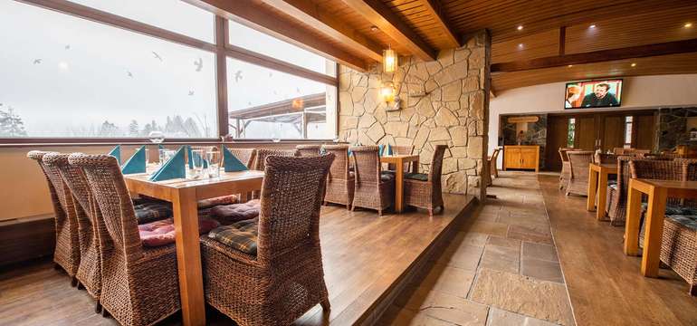 Raňajky formou švédskych stolov, večere formou menu