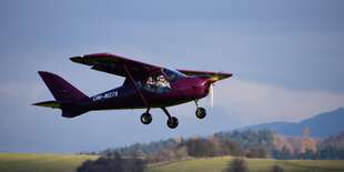 Let v dvojmiestnom športovom lietadle s možnosťou pilotovania