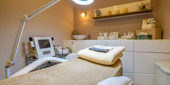Aplikácia botulotoxínu až do 3 oblastí pre ženy aj mužov a jemný Baby Botox v Little Clinic/Bratislava - Ružinov