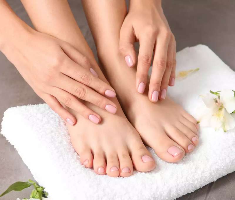 Profesionálna pedikúra, zábal na nohy alebo wellness pedikúra