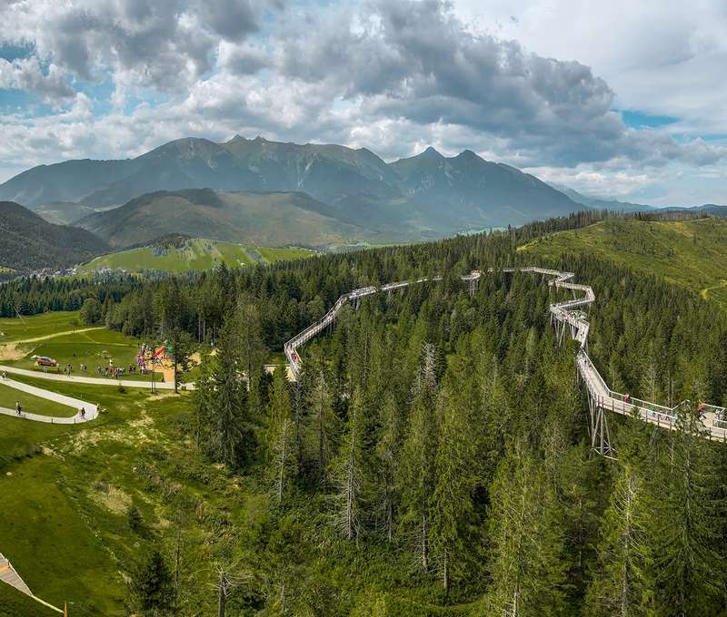 Chodník korunami stromov len 2 km od Chaty na Antošáku