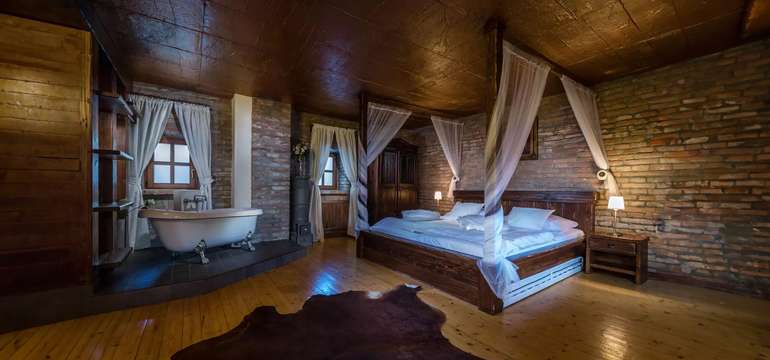Apartmán s majestátnou posteľou a vaňou