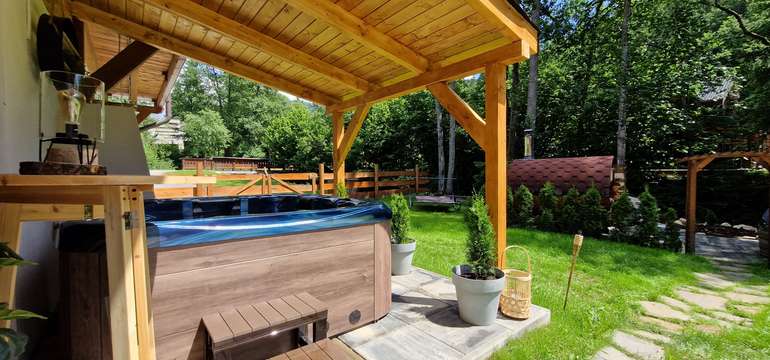 Vonkajšia vírivka a sauna
