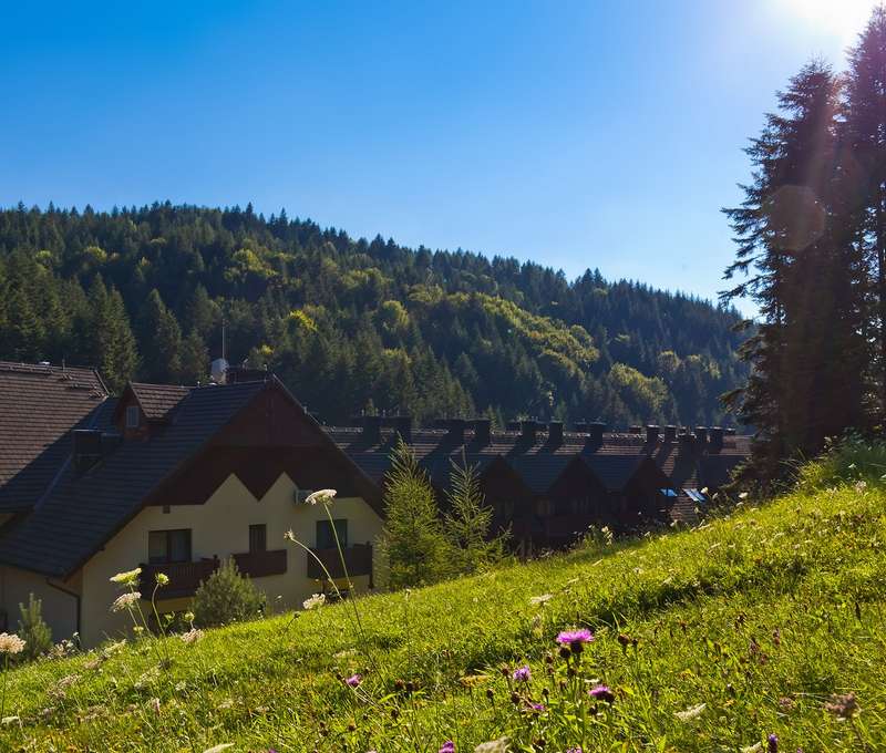 Pobyty si môžete vyberať na jar alebo jeseň, keď okolie praje turistike
