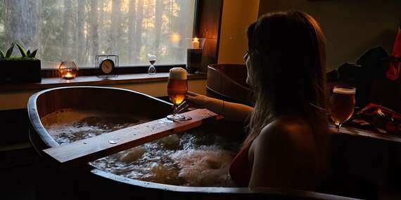 Pivný kúpeľ v drevenej kadi v Drevenice Terchová Resort/Terchová