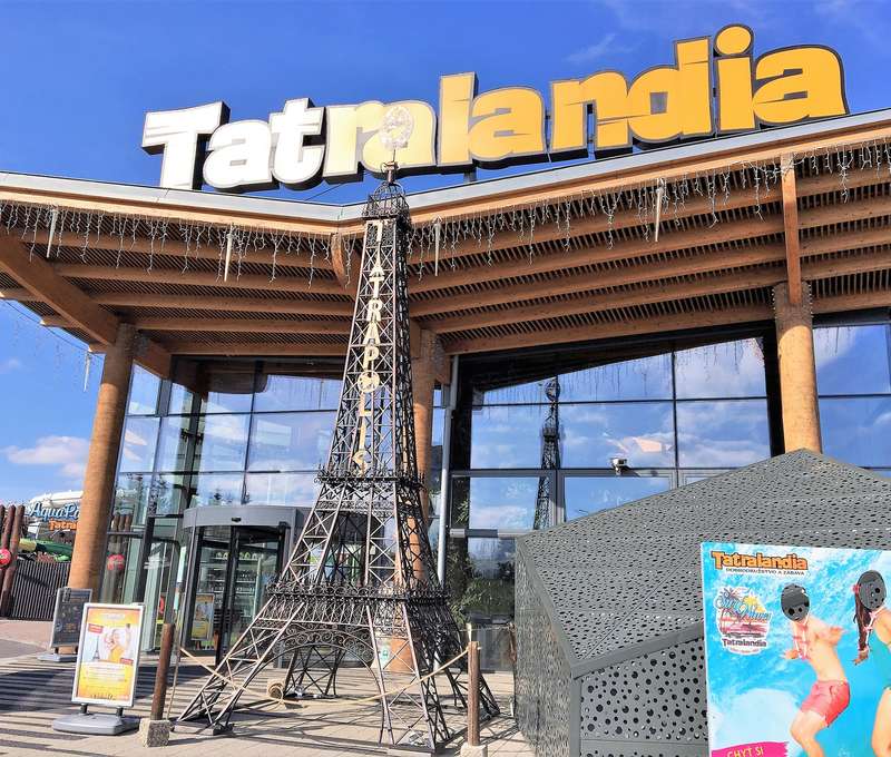 Obľúbený aquapark Tatralandia sa nachádza len 100 m od chatiek