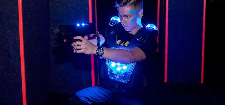 Akčná laser arena v Komárne - hry plné adrenalínu pre 2 až 12 osôb