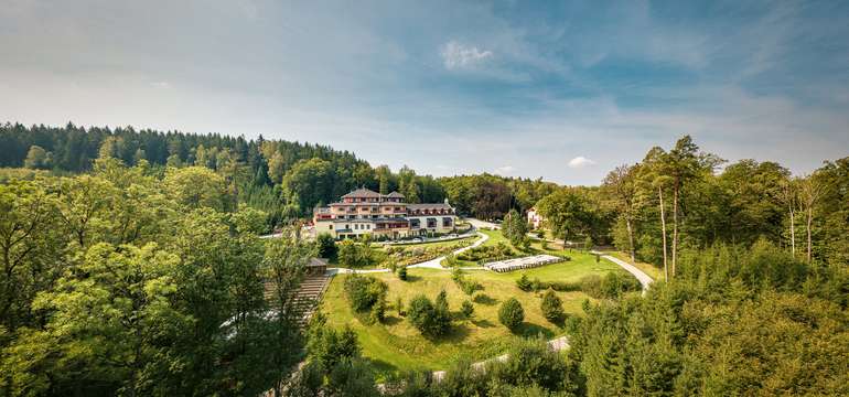 Hotel Studánka**** je obklopen malebnou přírodou Orlických hor
