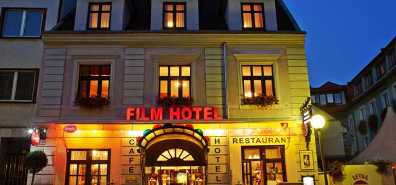 Štýlový Film Hotel v centre Bratislavy s raňajkami