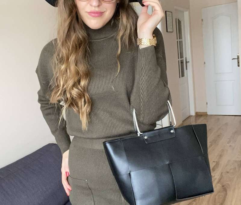 Elegantný dámsky úpletový komplet vo farbe khaki