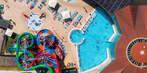Termálny aquapark Meander Oravice s celoročnými bazénmi / Tvrdošín - Liesek - Vitanová - Oravice