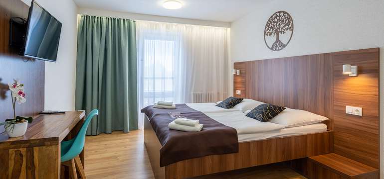 WX Hotel***