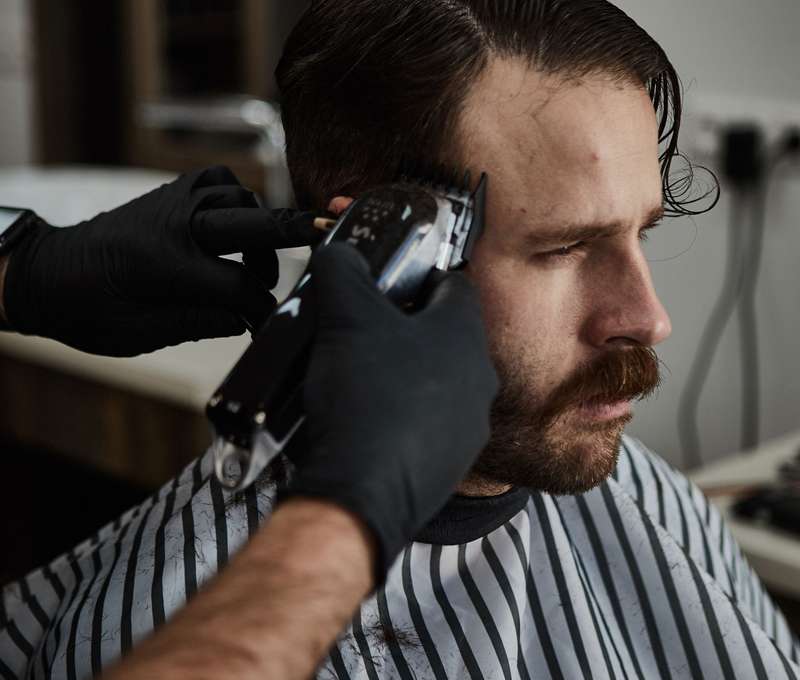 Pánsky strih, holenie britvou alebo Kombo v The Razors BarberShop na Radlinského