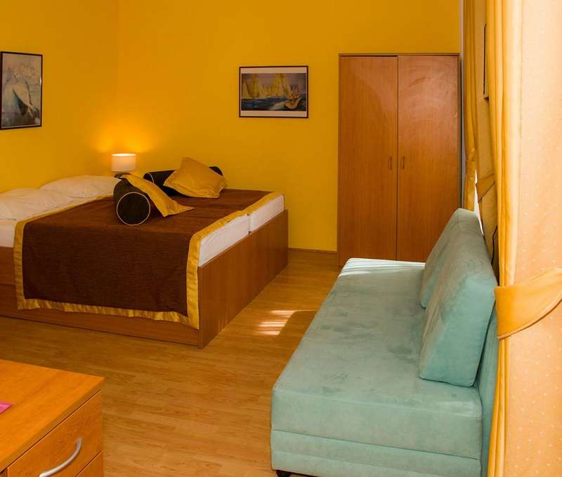 Pohodlné izby hotela Villa Aurora*** v chorvátskej Crikvenici
