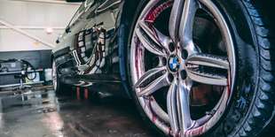 Umývanie a čistenie interiéru a exteriéru vozidla a voskovanie