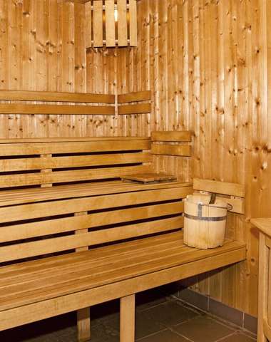 Wellness centrum v hoteli Spolcentrum*** (fínska, parná a bylinková sauna, vírivka, ľadopád)