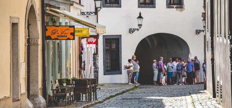 Farmársky gril na Klariskej ulici