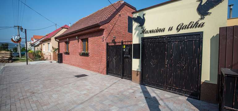 Reštaurácia Husacina u Galika - vchod