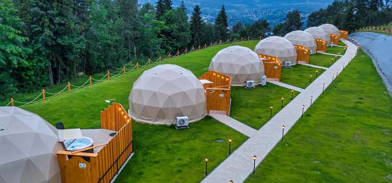 Diamond Glamp s vlastní venkovní vířivkou a snídaní