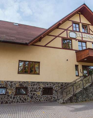 Parkovanie pred hotelom
